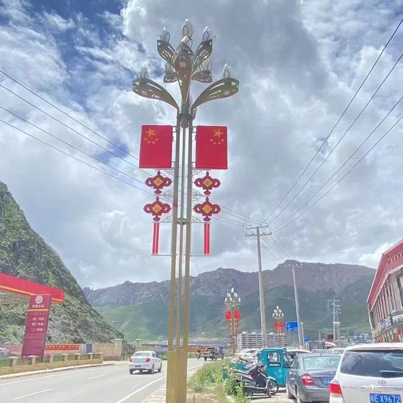 山南抱箍太阳能路灯生产厂家
