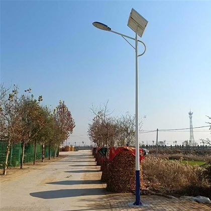 山南太阳能路灯