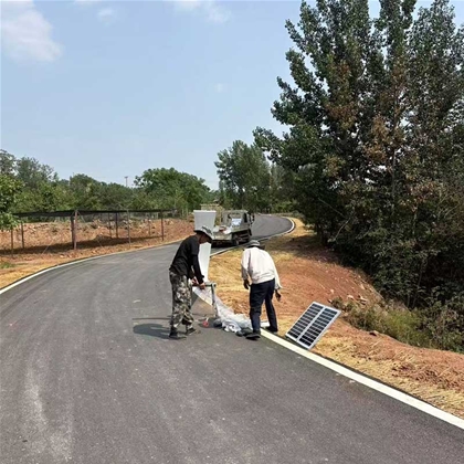山南太阳能路灯安装