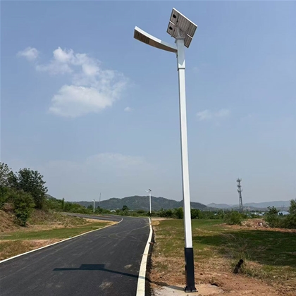 山南太阳能路灯